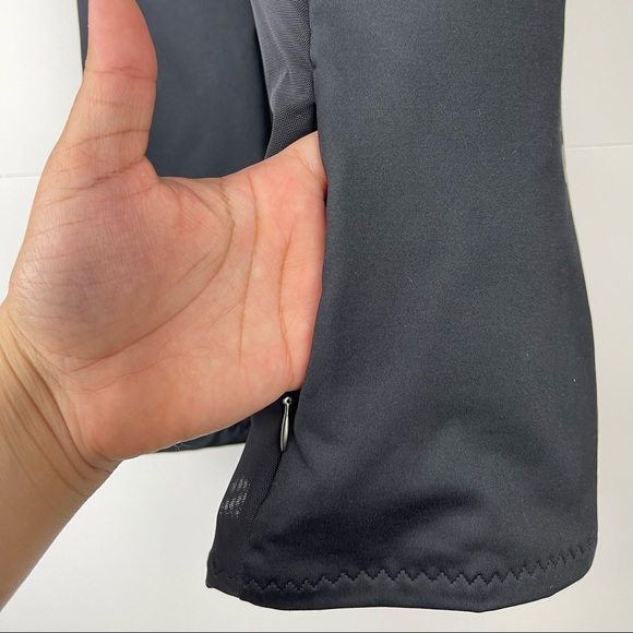 Athleta Be Bold Wireless Shelf Black Sport Bra Mesh Tank Size S - Picture 10 of 16